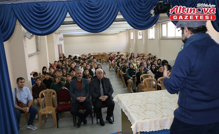 Of'ta öğrenciler “Yazar Buluşmaları“ etkinliğine katıldı