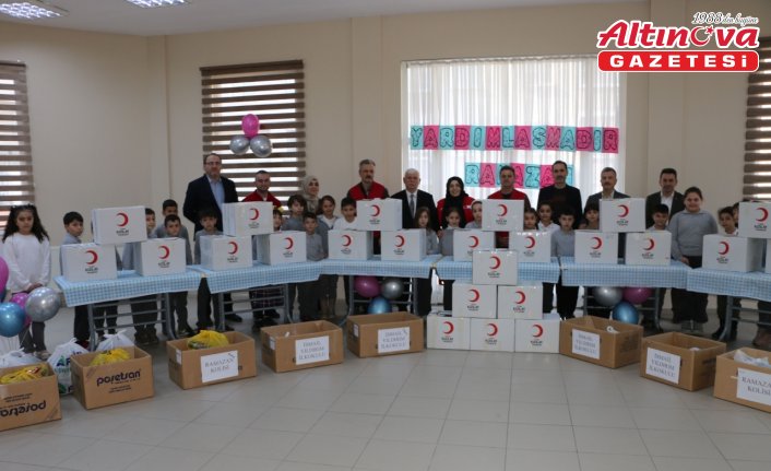 Of'ta hazırlanan yardım kolileri Türk Kızılay'a ulaştırıldı