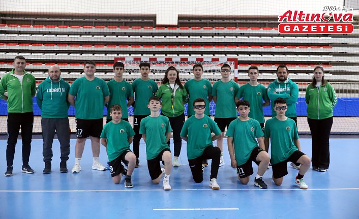 Öğretmenin minik öğrencilerden kurduğu takım hentbolda 2. Lig'e yükseldi