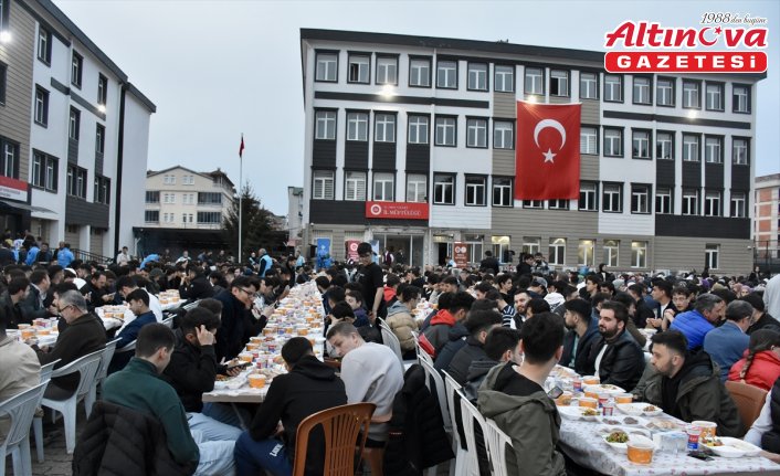Ordu'da yaklaşık 1500 üniversite öğrencisi iftarda buluştu