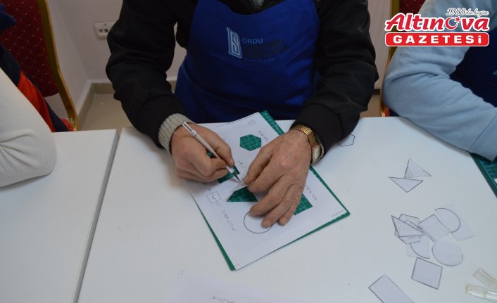 Ordu'da yükümlüler için kağıt rölyef kursu düzenlendi
