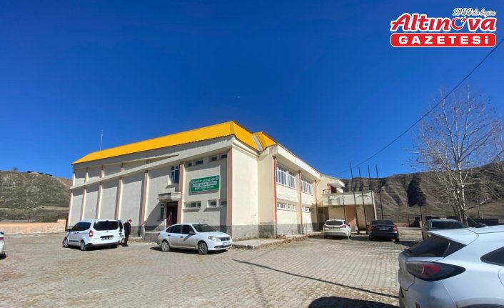 Şehit diplomat Kemal Arıkan'ın ismi spor salonuna verildi