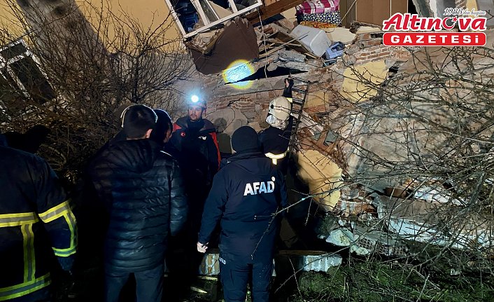 Sinop'ta 3 evin yıkıldığı heyelanda 4 kişi yaralı kurtarıldı