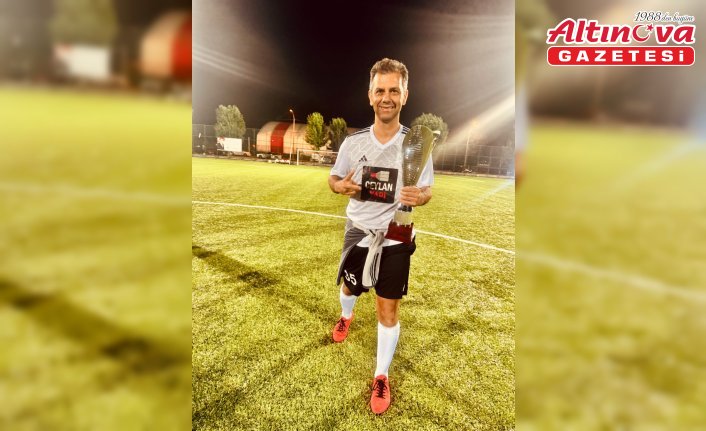 TFF temsilcisi genel cerrah, hastanedeki iş stresini sahalarda atıyor