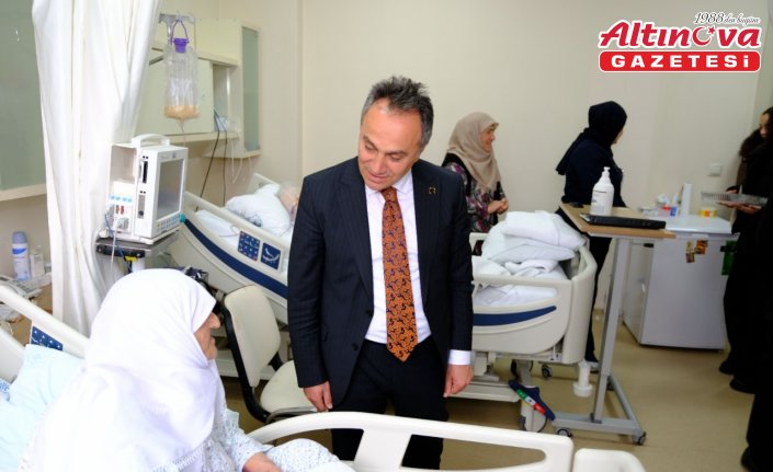 TOGÜ Rektörü Prof. Dr. Yılmaz, hastaları ziyaret etti