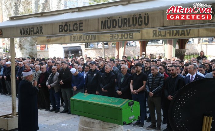 Tokat'ta 6. kattan düşerek ölen çocuğun cenazesi toprağa verildi