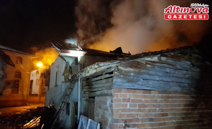 Tokat'ta çıkan yangında 3 ev kullanılamaz hale geldi