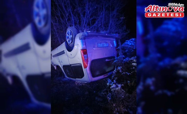 Tokat'ta devrilen hafif ticari araçtaki 5 kişi yaralandı