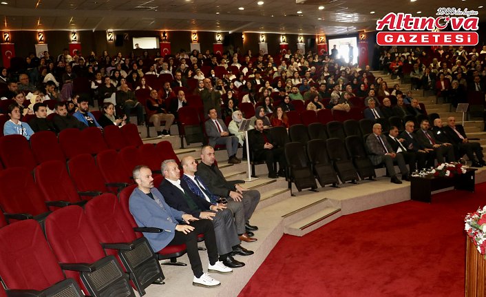 Trabzon'da “İstiklal Marşı ve Mehmet Akif“ konulu panel düzenlendi