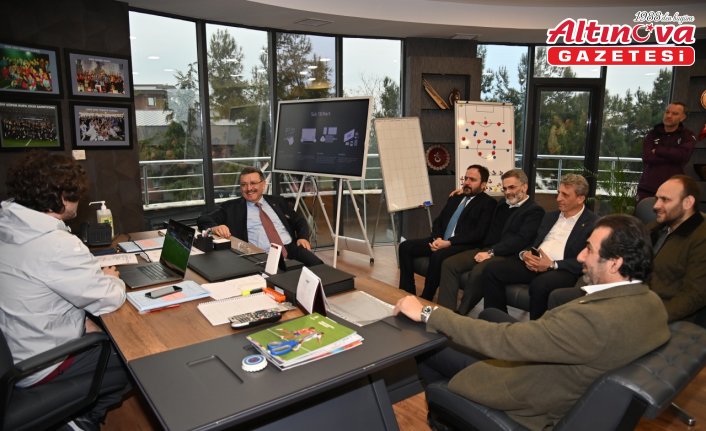 Trabzon Büyükşehir Belediye Başkan Genç'ten Trabzonspor'a ziyaret