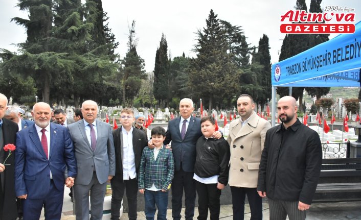 Trabzon protokolünden şehitliğe bayram ziyareti