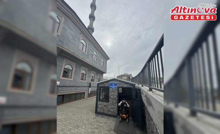 Trabzon'da bu camide namaza engel yok
