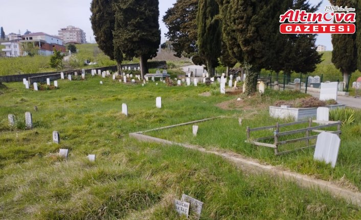 Trabzon'da Ramazan Bayramı öncesi mezarlıkların bakımı yapıldı