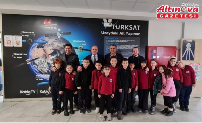 TÜRKSAT öğrencilere hediye dağıttı