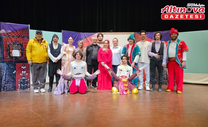 Vezirköprü’de Karagöz-Hacivat oyunu sahnelendi