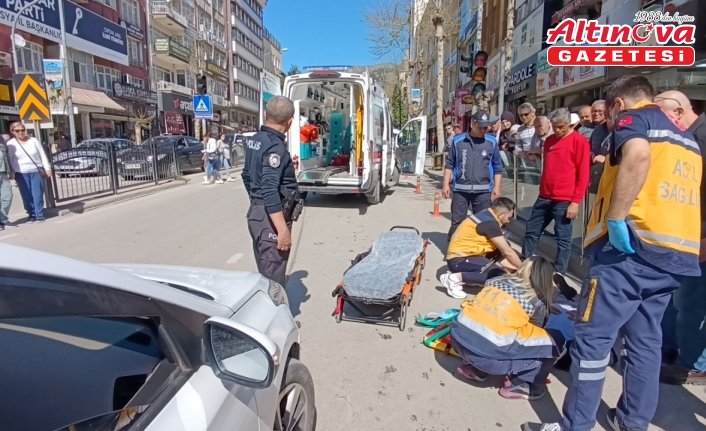 Amasya'da otomobilin yayaya çarptığı kaza güvenlik kamerasında