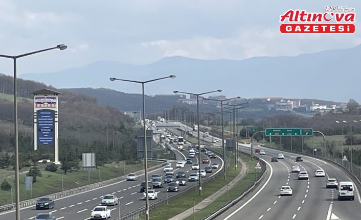 Anadolu Otoyolu Bolu kesiminde tatil dönüşü yoğunluğu yaşanıyor