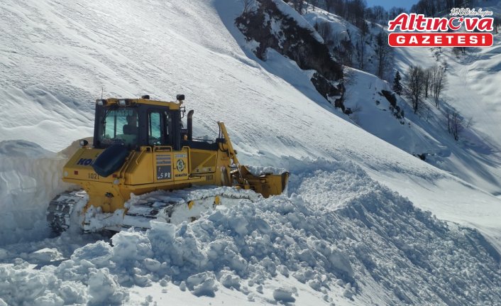Artvin'de çığ nedeniyle kapanan 6 köy yolu ulaşıma açıldı