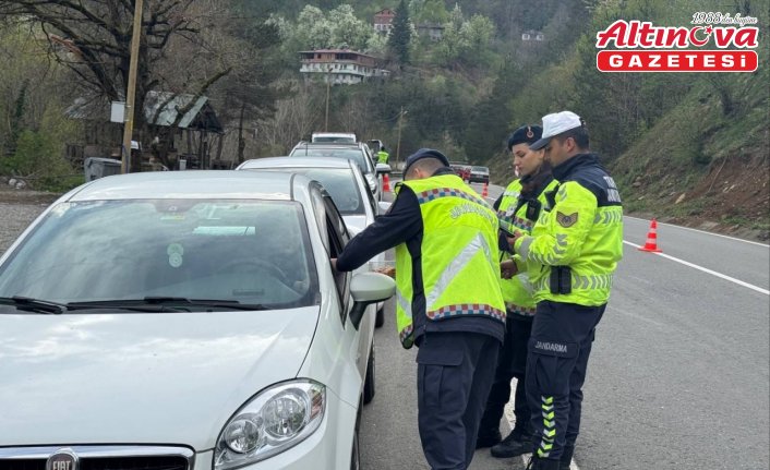 Artvin'de jandarma ekipleri denetimlerini sürdürdü