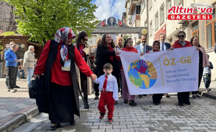 Artvin'de otizm farkındalığı için yürüyüş düzenlendi
