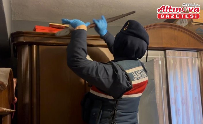 Artvin'de silah kaçakçılığı operasyonunda 9 zanlı yakalandı