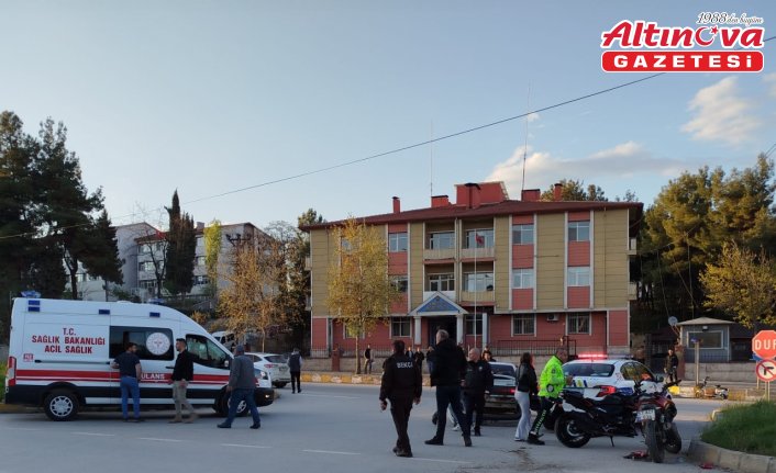 Boyabat’ta motosikletle otomobilin çarpıştığı kazada bir kişi yaralandı