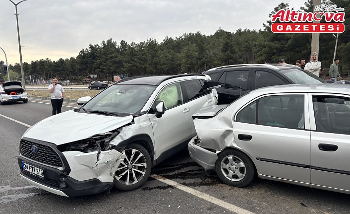 Çorum'da zincirleme trafik kazasında 4 kişi yaralandı
