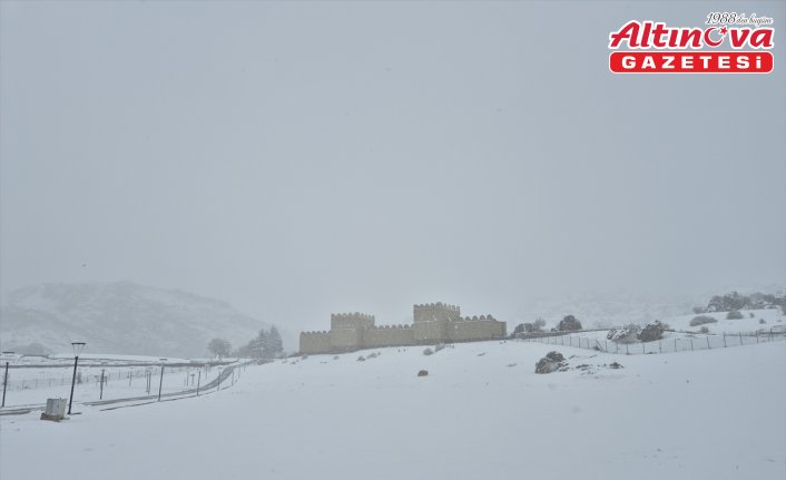 Çorum'da kar yağışı etkili oldu