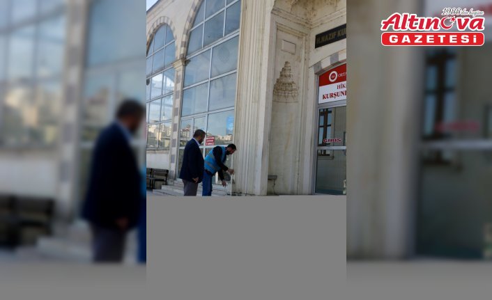 Denetimli serbestlikten faydalanan hükümlü, haftada 5 gün cami temizliyor