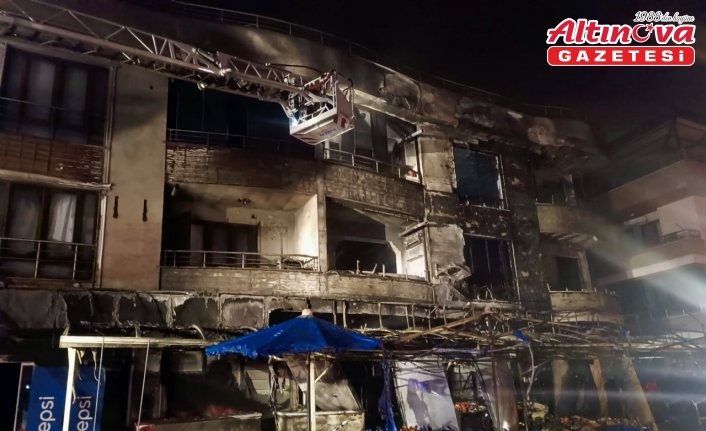 Düzce'de çıkan yangında 2 katlı apartman kullanılamaz hale geldi