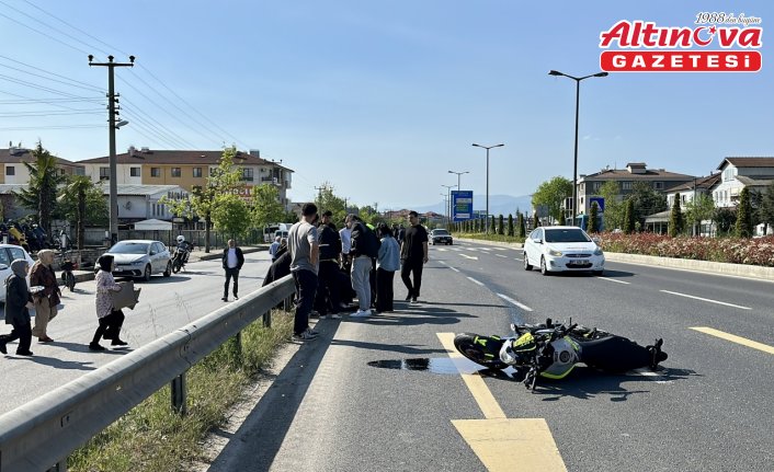 Düzce'de motosiklet ile elektrikli bisikletin çarpıştığı kaza güvenlik kamerasında