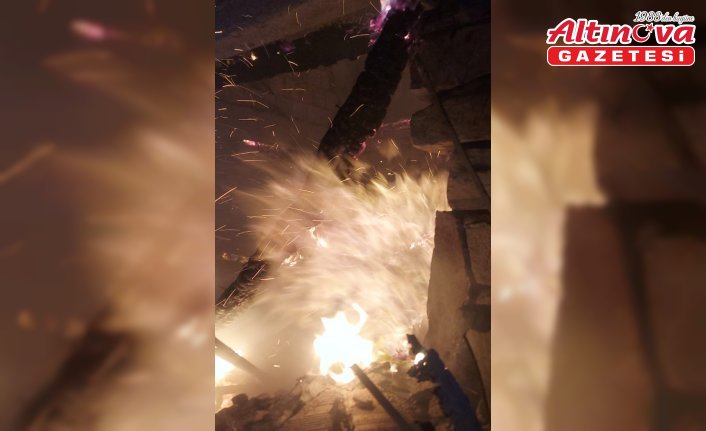 Gerze’de çıkan yangında bir evde hasar oluştu