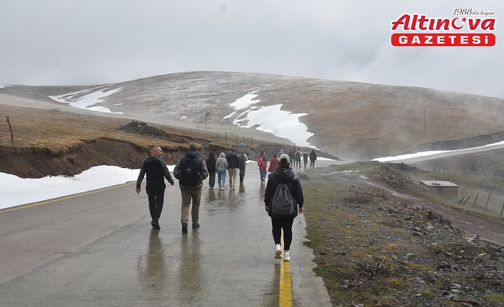 Gümüşhane yaylaları hafta sonunda doğa tutkunlarını ağırladı