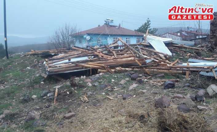 Gümüşhane'de etkili olan fırtınada 20 evin çatısı zarar gördü