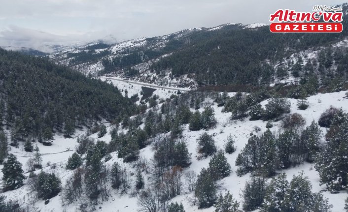 Gümüşhane'de nisanda kar etkili oldu