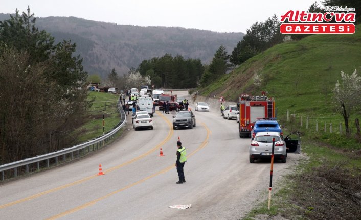 Kastamonu'da trafik kazasında 3 kişi öldü, 4 kişi yaralandı