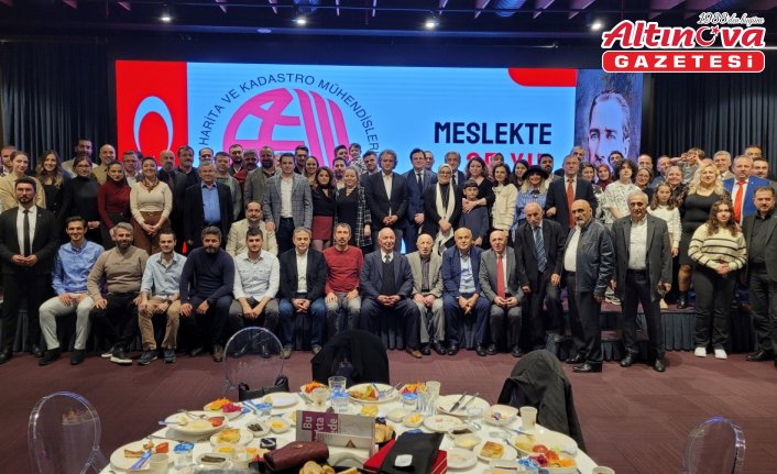 HKMO'dan meslekte 25 ve 30'uncu yılını dolduran üyelerini plaket
