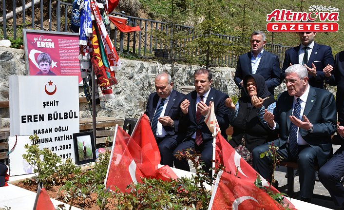 İYİ Parti Genel Başkanı Dervişoğlu, Eren Bülbül, Volkan Konak ve Özkan Sümer'in mezarlarını ziyaret etti
