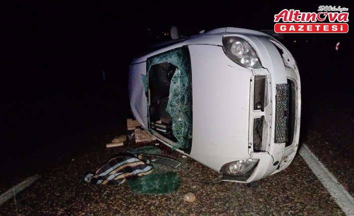 Karabük'te devrilen otomobildeki 3'ü çocuk 5 kişi yaralandı
