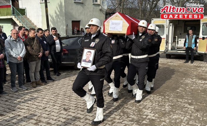 Karabük'te trafik kazasında ölen polis memuru son yolculuğuna uğurlandı