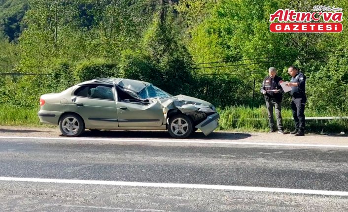 Karabük'te üzerine kaya parçası düşen otomobildeki 5 kişi yaralandı