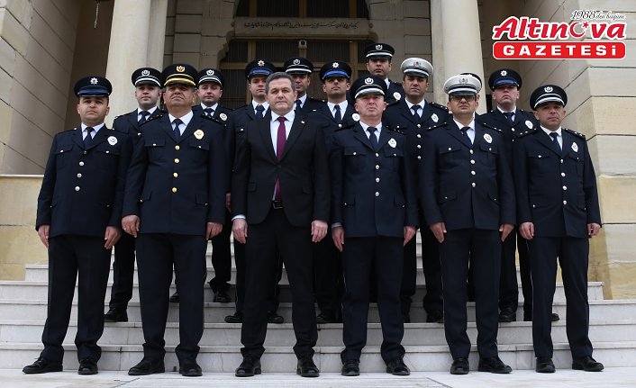 Kastamonu'da emniyet teşkilatı 88 yıl sonra aynı fotoğrafı çektirdi