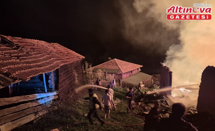 Kastamonu'da çıkan yangında 1 ev zarar gördü