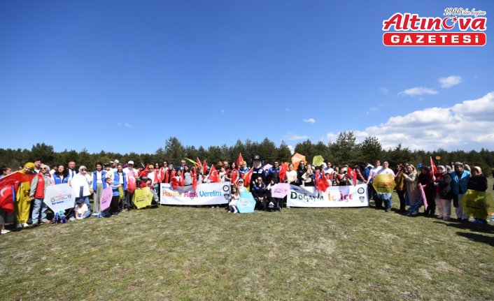 Kastamonu'da polis ekipleri tarafından uçurtma şenliği düzenlendi
