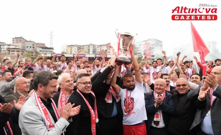 Nesine 3. Lig'e yükselen 1926 Bulancakspor, şampiyonluk kupasını aldı