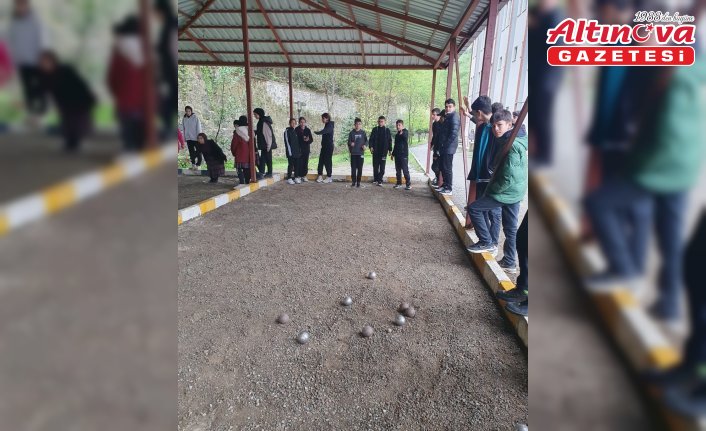 Of'ta Yeşilay Spor Oyunları etkinlikleri kapsamında bocce turnuvası düzenlendi