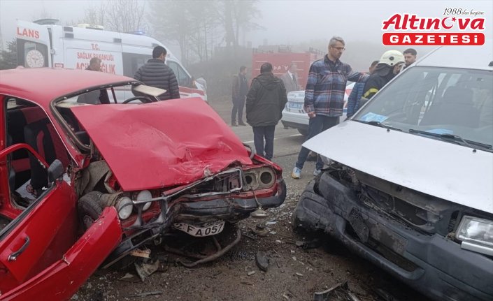 Ordu'da iki otomobil çarpıştı, 6 kişi yaralandı