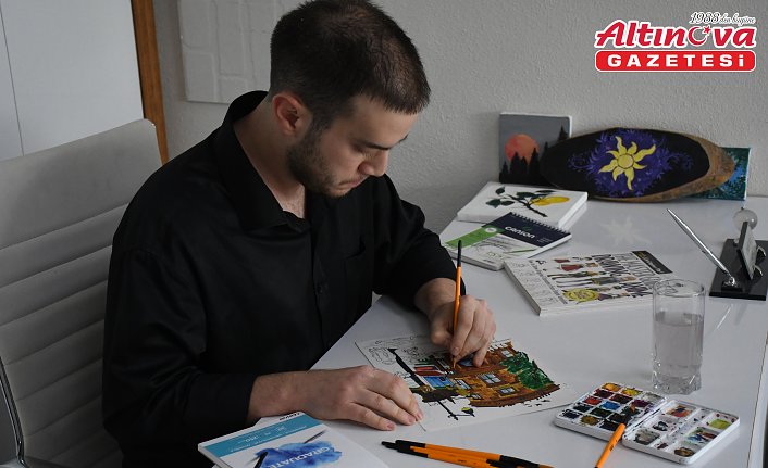 Resim tutkunu eczacı iş yerinin duvarlarını tablolarıyla süsledi