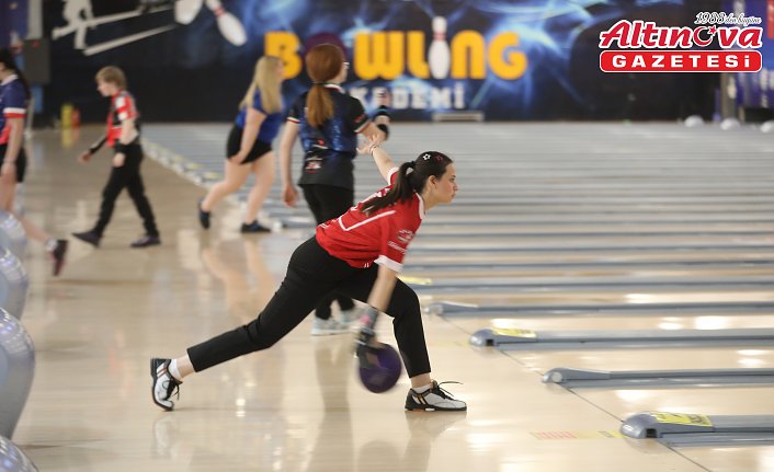 Sam­sun'da dü­zen­le­nen or­ga­ni­zas­yon­da çift ka­dın­lar­da ma­dal­ya­lar sa­hip­le­ri­ni buldu