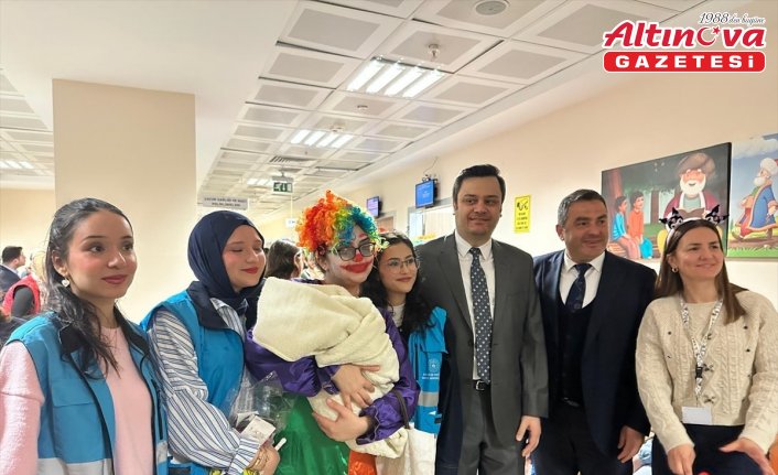 Samsun'da hastanede tedavi gören çocuklara 23 Nisan sürprizi